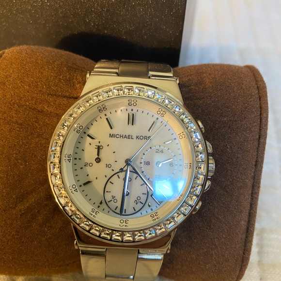 Michael Kors watch - Picture 2 of 5